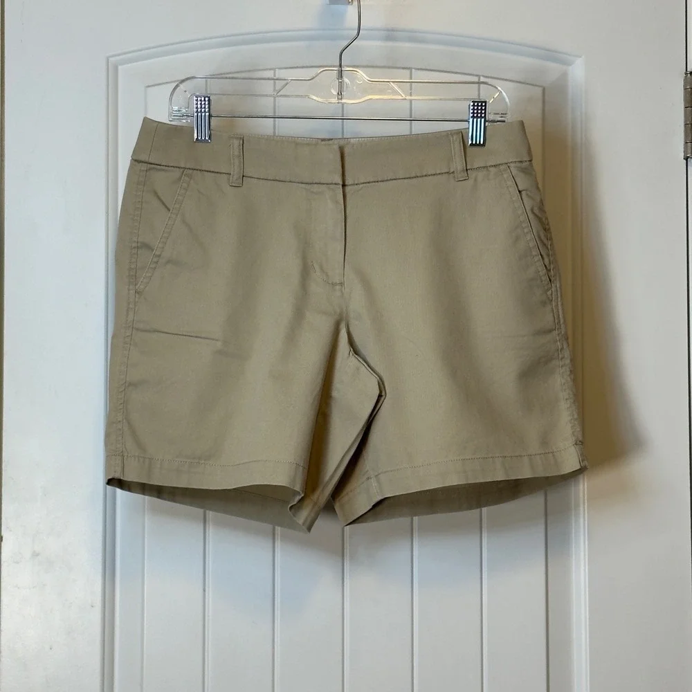 J.Crew Womens Chino Shorts Khaki Tan Cotton Twill Size 6….7 Inch Inseam Vacation